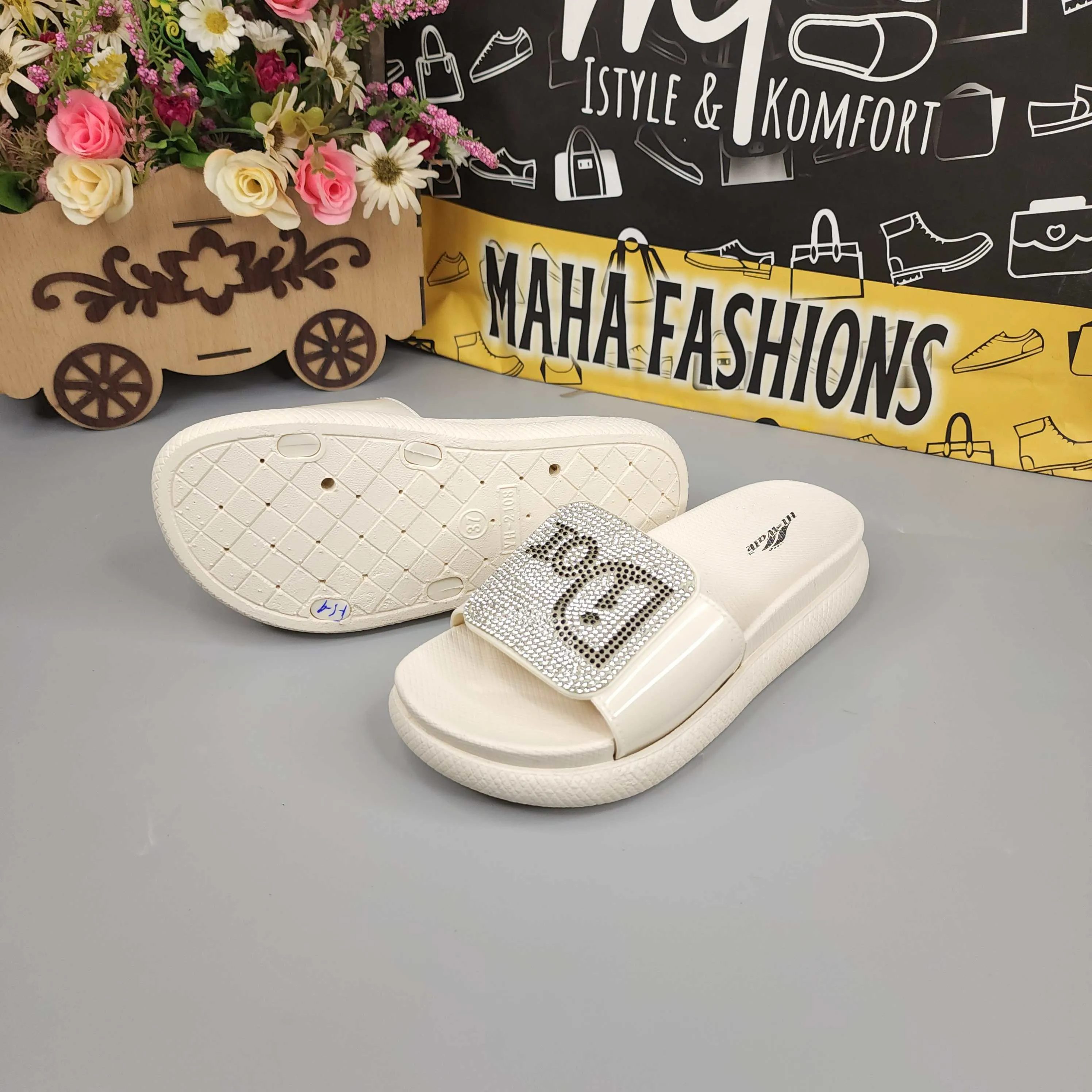 Beige Studs Wegde Slides