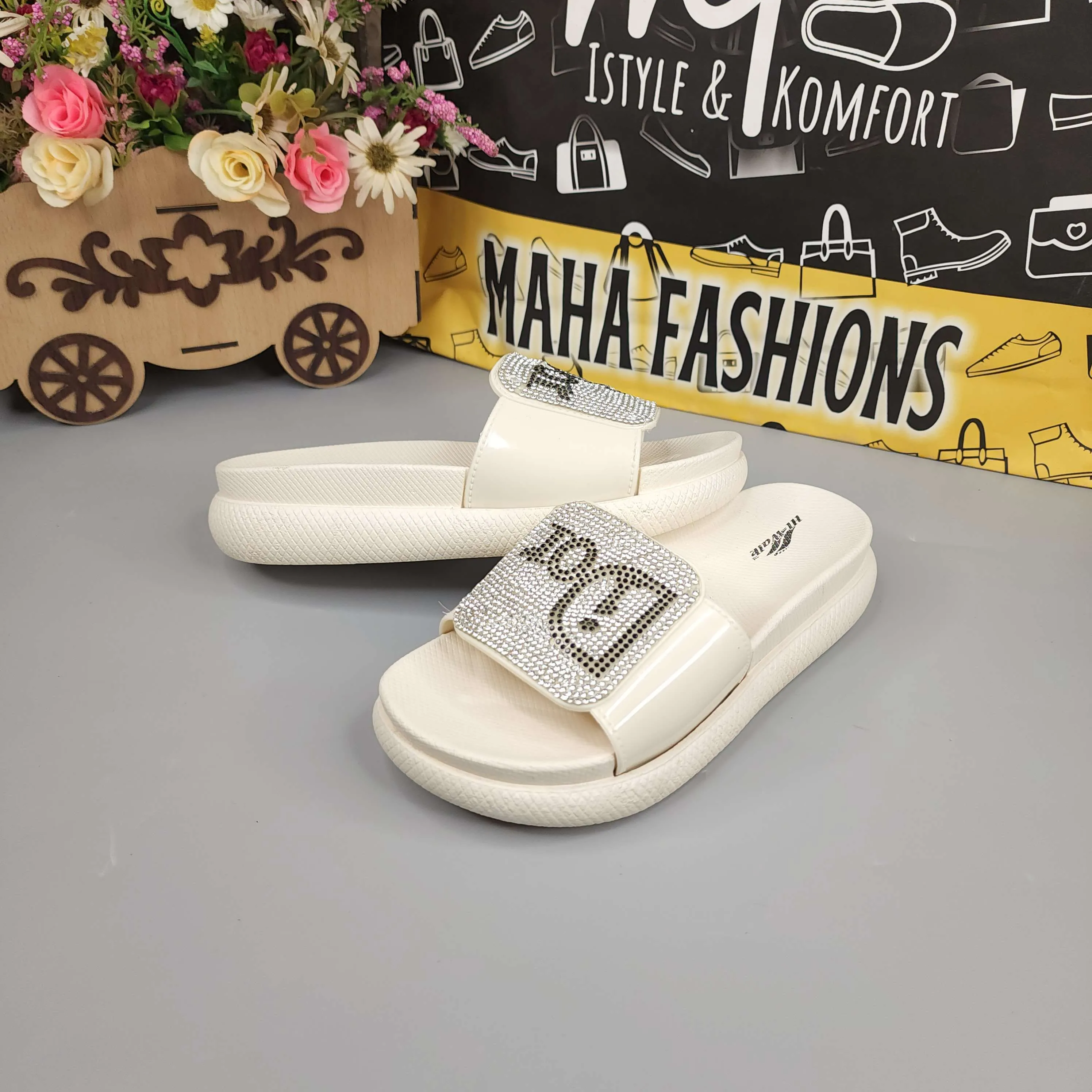 Beige Studs Wegde Slides