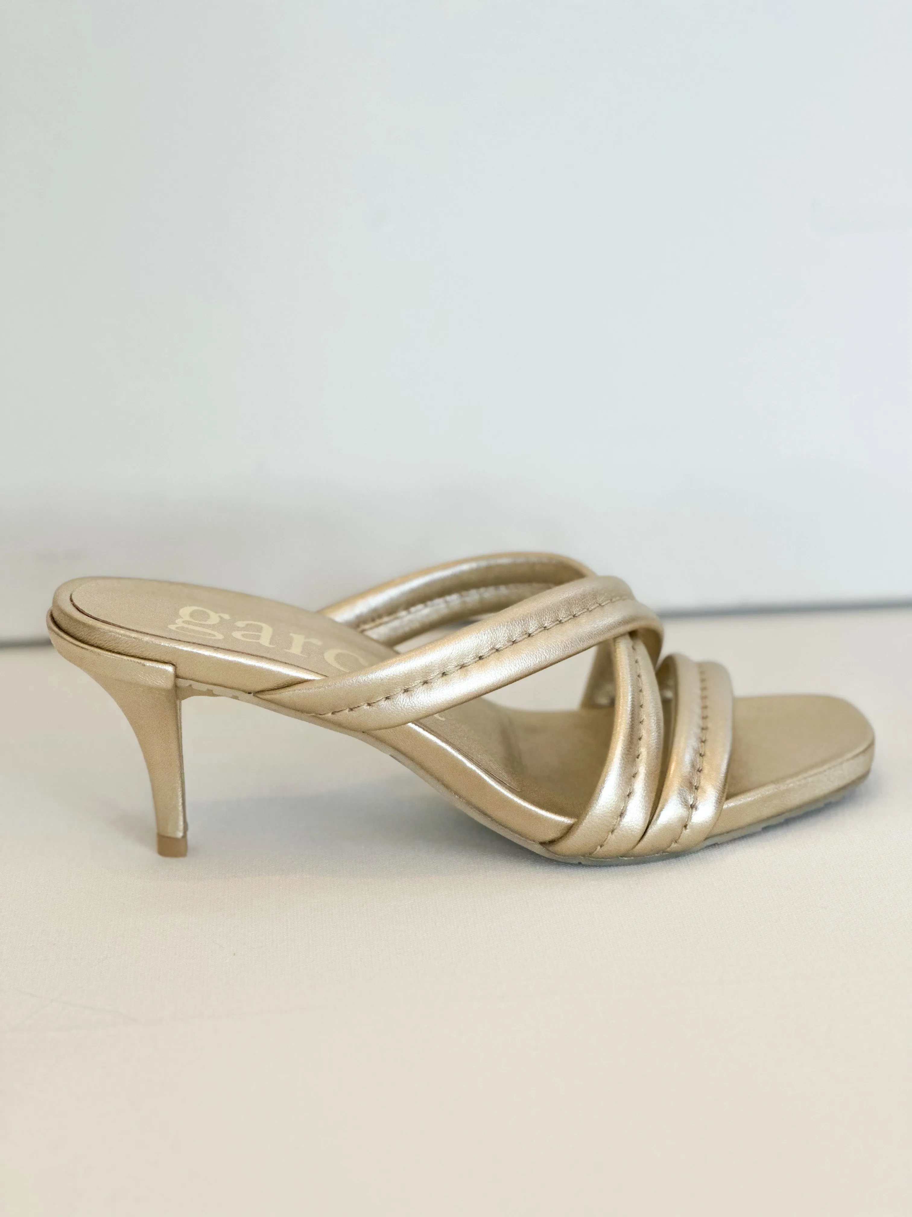 Pedro Garcia - Cindy in Creme Pebble Nappa Lame