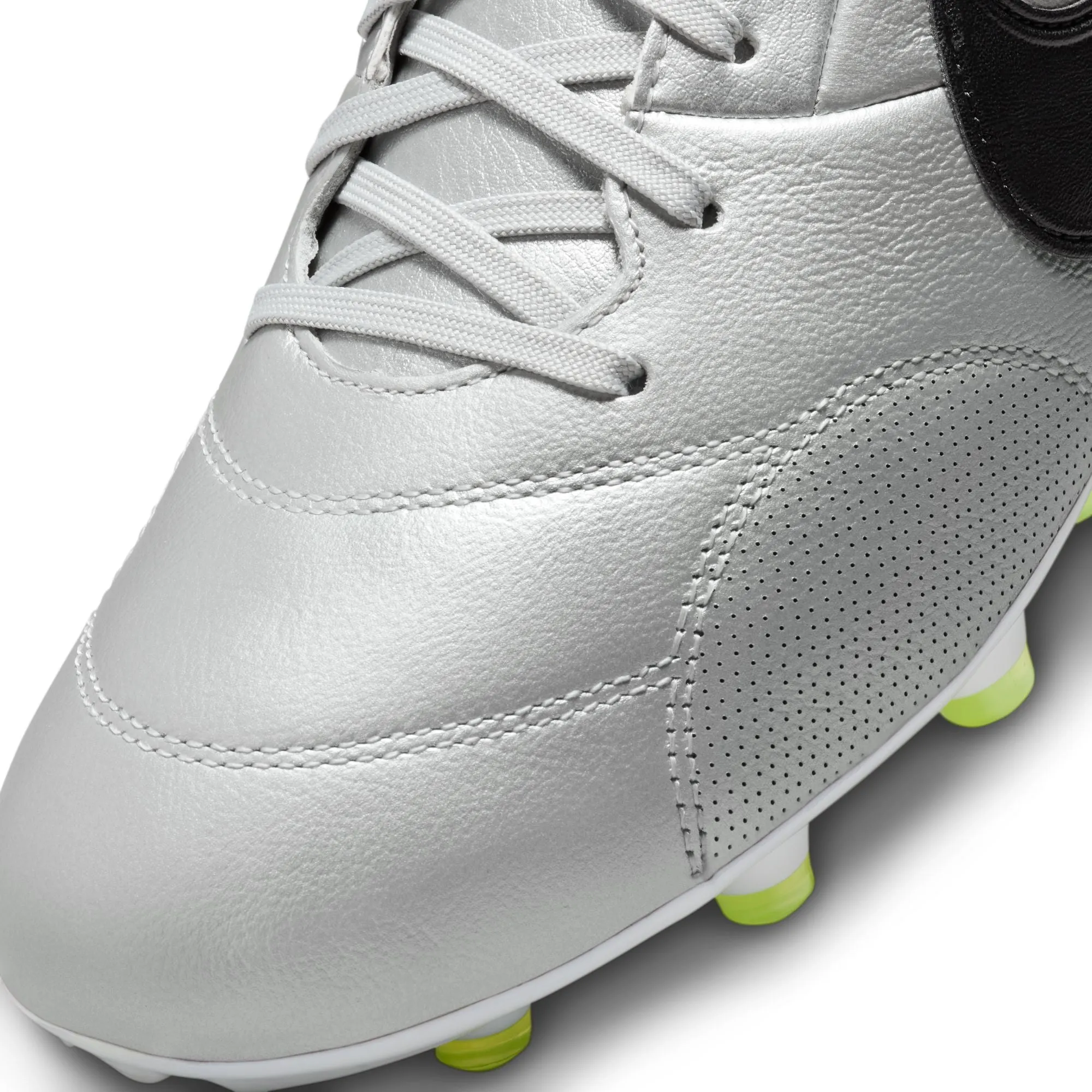 The Nike Premier III FG [Metallic Silver/Black]