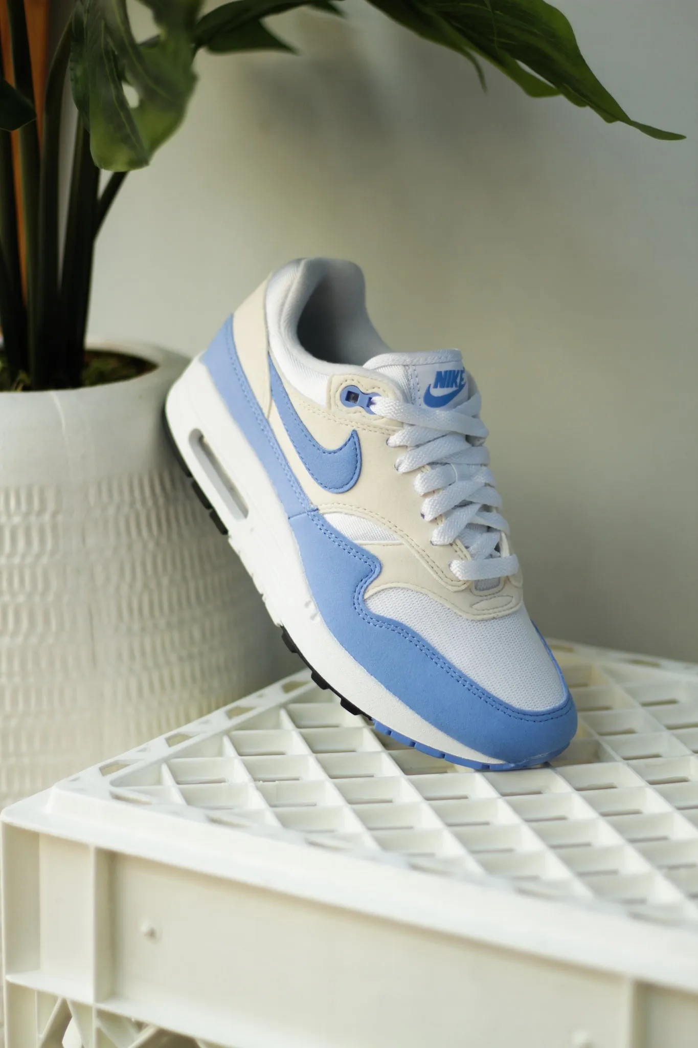 W AIR MAX 1 "ROYAL PULSE"